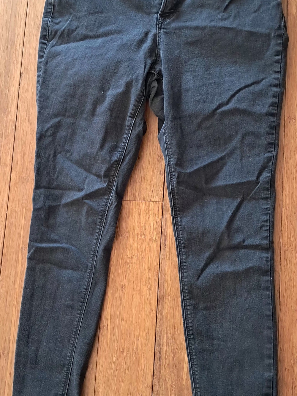Women’s Dark Grey Skinny Jeans